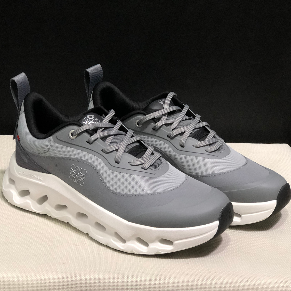 Cloudtilt Loewe - Gris