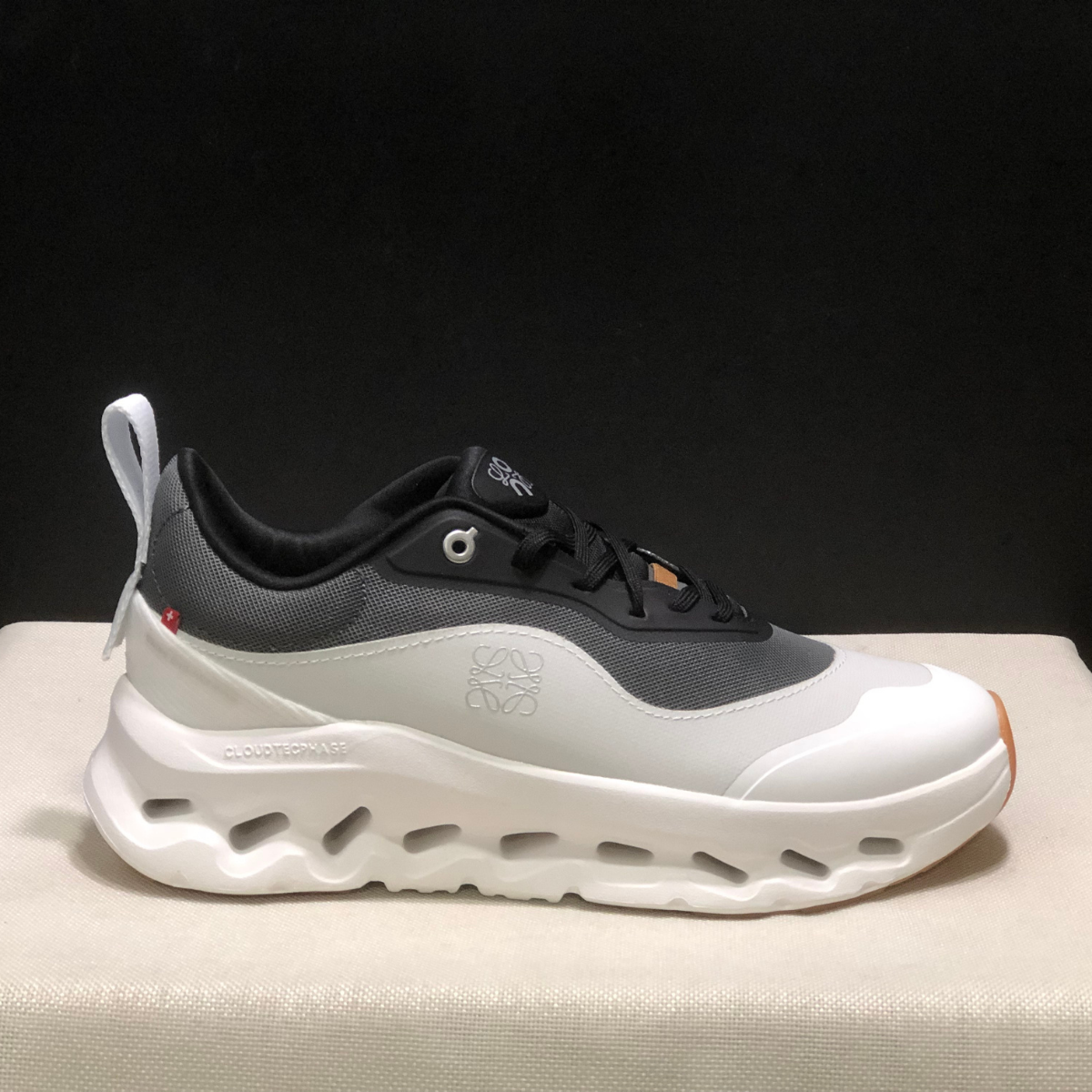 Cloudtilt Loewe - Gris Blanc